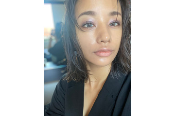 高橋メアリージュン、髪を20センチバッサリ！ボブヘアになるもしょんぼり「ぜんぜん気づかれないのよー」 画像