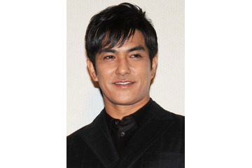 北村一輝「サイコーです！」……ドラマ『テッパチ！』で共演中の白石麻衣からのサプライズ誕生日プレゼント 画像