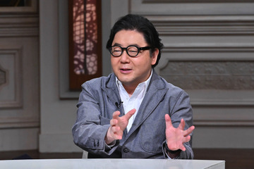 テレ東『カンブリア宮殿』800回記念ゲストは秋元康！若者に刺さる歌詞やドラマを生み出す秘訣とは？ 画像