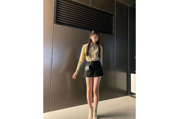 「足長すぎ!」制コレ22・麻生果恩、ミニスカ私服姿で究極の美脚披露 画像