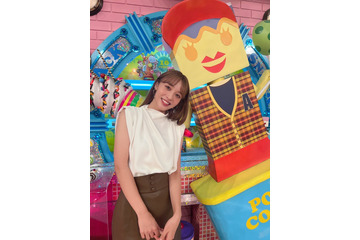 神部美咲、ミニスカ美脚衣装で『アッコにおまかせ!』登場! 画像