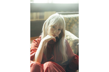 櫻坂46・小池美波、グラビアで圧倒的な存在感! 画像