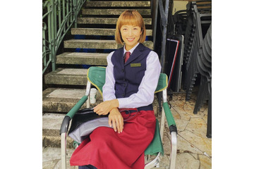 高岡早紀、金髪ボブヘア＆ドラマ衣装姿初披露でNHKドラマ『我らがパラダイス』クランクイン報告 画像