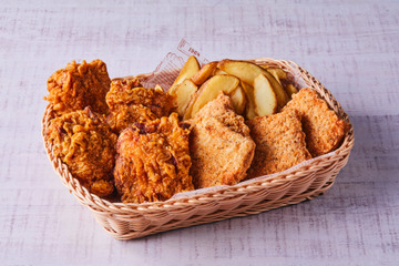 2種のチキンを食べ比べ!フレッシュネスバーガー、「スペシャルチキンボックス大/小」発売 画像