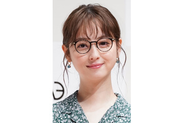 佐々木希、第2子妊娠を報告!夫・渡部建も喜び「この大きな感動を胸に更に精進してまいます」 画像