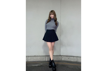 NMB48・石田優美、ニット×ミニスカの悩殺コーデ!ファン「神すぎます!!」「ギャップ萌え」 画像