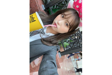 古田愛理、韓国テーマパークを制服で満喫!可愛さたっぷりな姿に反響 画像