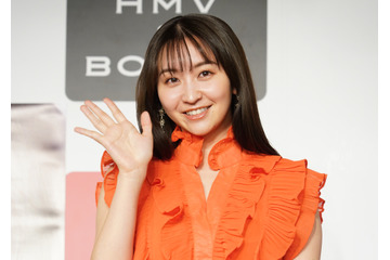 フリーアナ・袴田彩会の大胆写真集に「こんなに脱いじゃったの?」と心配の声!? 画像