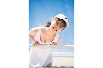 HKT48・地頭江音々、1st写真集から胸元無防備なタンクトップ写真解禁! 画像