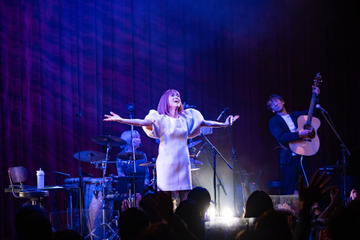 hitomi、約9年ぶりにワンマンライブを開催!名曲12曲を熱唱! 画像