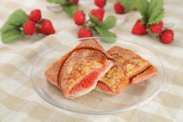 銀だこクロワッサンたい焼き新作「濃い あまおう いちごみるく」発売！いちご使用量2倍に 画像