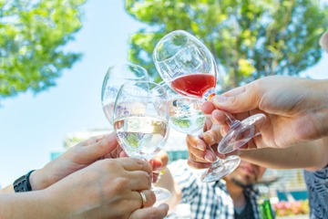 山梨県産ワイン約200銘柄一挙飲み比べ「蔵出しワインバー」が4年ぶりに甲府開催! 画像
