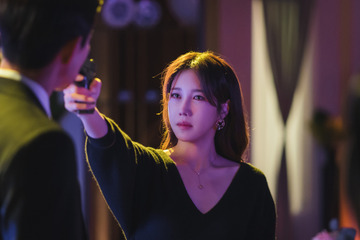 2人の人妻が夫へ復讐を開始!? 韓国ドラマ『パンドラ 偽りの楽園』物語後半突入で、入り乱れた事件を総まとめ 画像