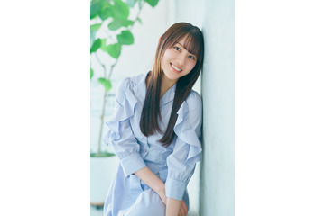 日向坂46・平岡海月、シャツ姿の清楚グラビア！グループ加入で「みんなを守りたいと思うようになりました」 画像
