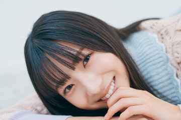 日向坂46の4期生・宮地すみれ、笑顔＆あざとい表情で魅了！今後は「ファッション誌にいつか出られたら」 画像