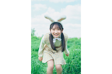 日向坂46・藤嶌果歩、うさ耳&ミニワンピでグラビア登場!北海道出身の16歳、4期生楽曲フロントメンバー 画像