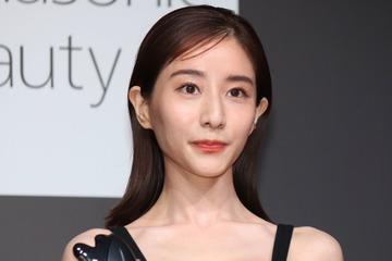 田中みな実、目黒の料理店で大人の色気!東京カレンダー表紙に登場 画像