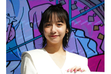 山之内すずが激変!本人も「これまでとの差に驚いております」 画像