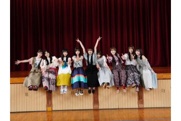 影山優佳卒業前に日向坂46の一期生が全員集合!“最後の思い出作り”収めたグラビア 画像