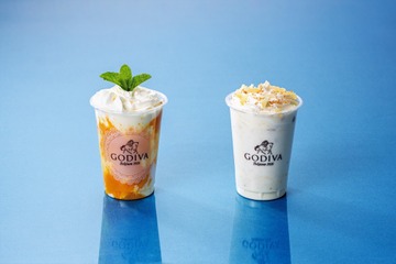 ゴディバ、夏の新フレーバー「デザートドリンク」を発売！「キリ」とのコラボ第2弾も 画像