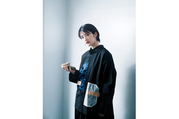 若月佑美、初のフォトエッセイから収録作の一部が公開!クールなアザーカットも 画像