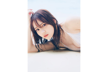 乃木坂46・田村真佑、1st写真集から初の水着カットが公開! 画像