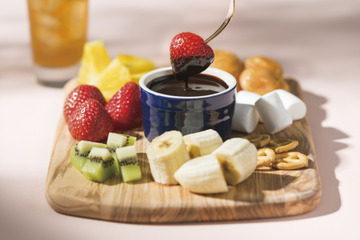 GODIVA caféが新メニュー「フォンデュ ショコラ」販売！期間限定で1ドリンク付きに 画像