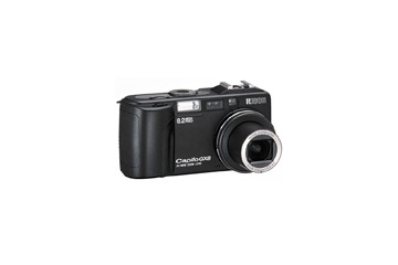 リコー、ワイド端28mmの3倍ズームと824万画素CCD搭載のコンパクトデジカメ「Caplio GX8」 画像