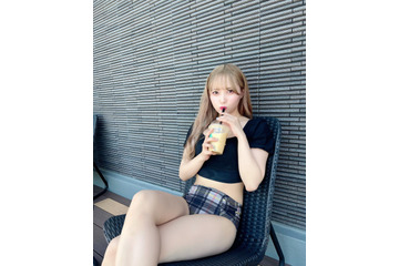 NMB48・堀詩音、水着で太もも&谷間あらわに「何枚目が好き?」 画像