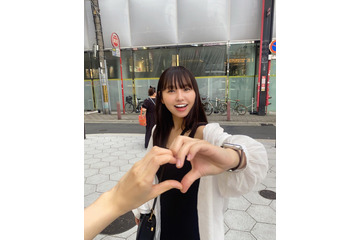 本郷柚巴、「ファンサしてみた」写真公開!ファン悶絶「お願いします」 画像