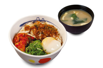 松屋「台湾フェア」開催!第1弾は鶏むね肉使用でさっぱり「鶏肉飯」 画像