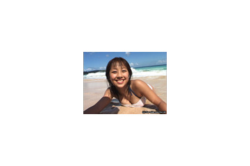 エネルギッシュな美少女、鈴木あきえが南の島で見せた“脱・お嬢様” 画像