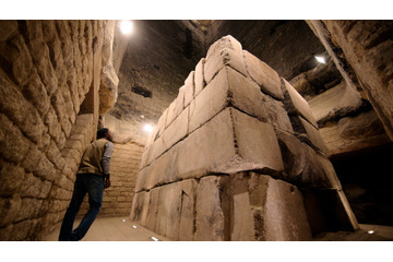 巨大ピラミッドの謎を日本初撮影！4300年前の鮮やかな壁画を高精細8Kカメラで 画像