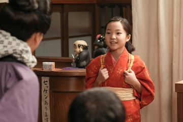 鈴子の生い立ちに暗い影？赤ちゃん描写に不穏な空気『ブギウギ』第4話 画像
