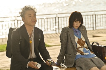 新ドラマ『うちの弁護士は手がかかる』今夜スタート!ムロツヨシ、吉瀬美智子から突然の解雇通告で絶望していると... 画像