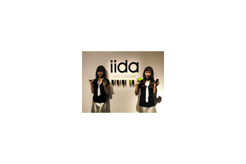 【フォトレポート】「iida」新モデルとロボット携帯〜新製品をまとめてチェック! 画像