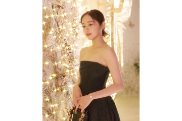 堀田真由、美しいデコルテあらわ!黒のロングドレス姿に反響 画像