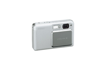 生活防水仕様のコンパクトデジカメ「COOLPIX S2」の発売が7月8日に決定 画像