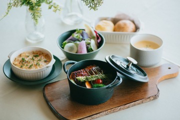 掛川グランドホテル、クリスマス限定ココットランチ&12月限定ラーメンを販売 画像