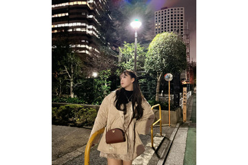 藤田ニコル、自身のブランドからの美脚映える定番コーデ! 画像