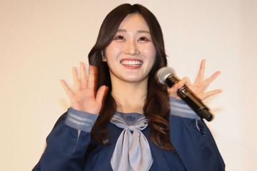 日向坂46・潮紗理菜、卒業セレモニーの裏側公開! 画像