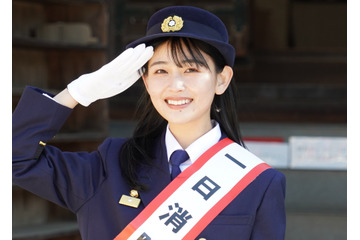 花音が制服姿で「一日消防署長」に就任、消防演習では一斉放水開始の号令! 画像