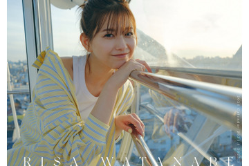 渡邉理佐、櫻坂46卒業後初となるソロカレンダー発売! 違った世界観を楽しめる2タイプ 画像
