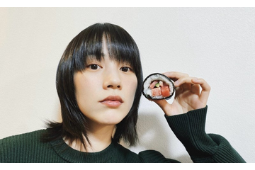 「めっちゃ良い感じ」のん、ウルフカット風の新ヘアスタイル公開 画像