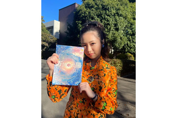 大原優乃、昭和ルックに大変身!レトロワンピ姿に「どこのべっぴんさんかと…」 画像