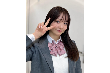 「めっちゃ似合う！」森香澄、JK制服姿公開 画像