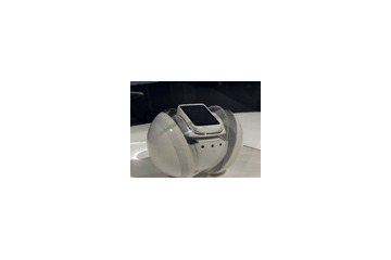 【CEATEC JAPAN 2009 Vol.19:動画】KDDI、携帯+ロボットの「Polaris(ポラリス)」を展示 画像