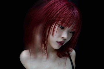 アイナ・ジ・エンド、初写真展で会場限定アナログレコードを予約販売 画像