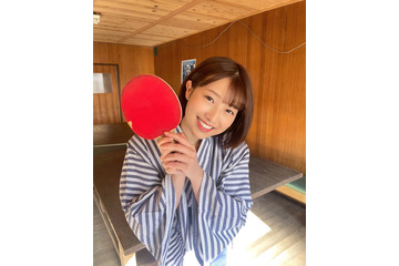 「一年前の今日、発売日でした!」安部若菜、可愛すぎる写真集オフショット公開 画像