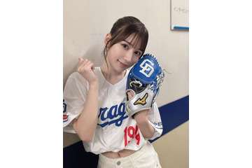 「かわいすぎる」雪平莉左、ヘソチラ見せ中日ユニ姿に絶賛の声 画像